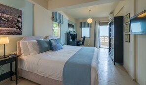 Lyxvilla | 5 sovrum, individuell inredning, unika möbler och skrivbord