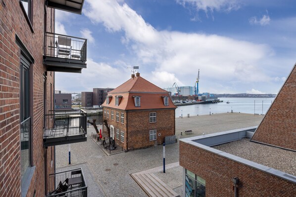 Property grounds - Tolles Ferienapartment mit Balkon in Erstklassiger Lage im Hafen von Wismar (Hansestadt Wismar)
