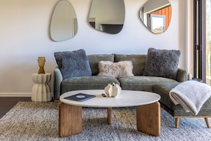 Tui Suite | Living area - Hidden Valley Waiheke (Waiheke Island)