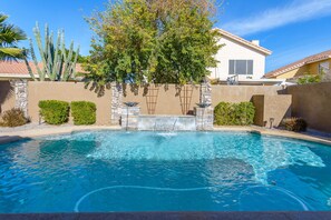 Et oppvarmet basseng