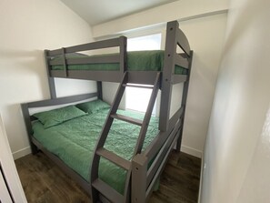 3 bedrooms, free WiFi, bed sheets