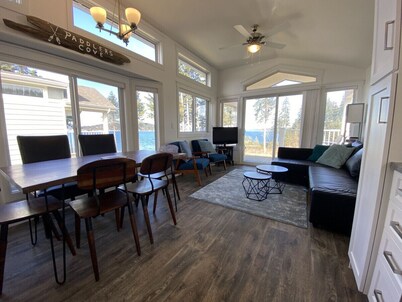 14 - Paddlers Cove Cottage By The Sea at Alder Bay