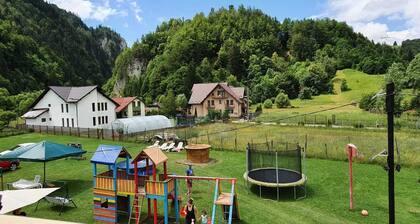 Charming Apartment in the middle of the mountains