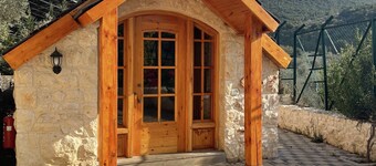 private chalet with outdoor jacuzzi and barbecue