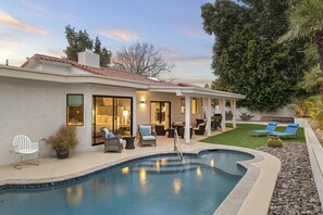 A heated pool - Perfectly Located Spacious Home with Heated Pool (Scottsdale)