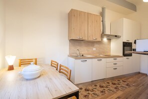 Dining - Fantastic apartment for 8 people on Petrarch Avenue (Firenze)