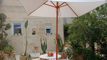 Traditional-Zimmer | Terrasse/Patio