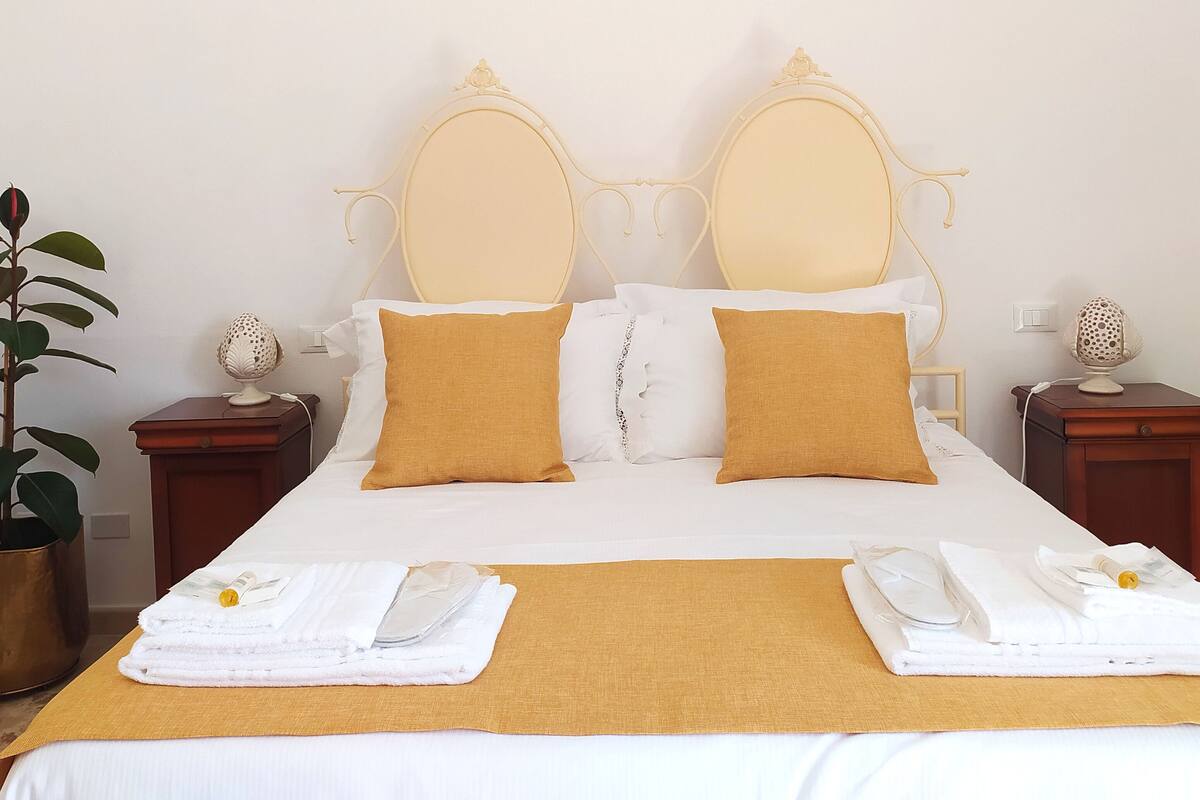 Klassieke kamer | Luxe beddengoed, donzen dekbedden, bedden met traagschuimmatras