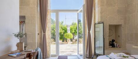 Luxury Room | Premium bedding, down comforters, memory foam beds, minibar