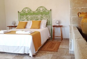 Traditional Room | Premium bedding, down comforters, memory foam beds