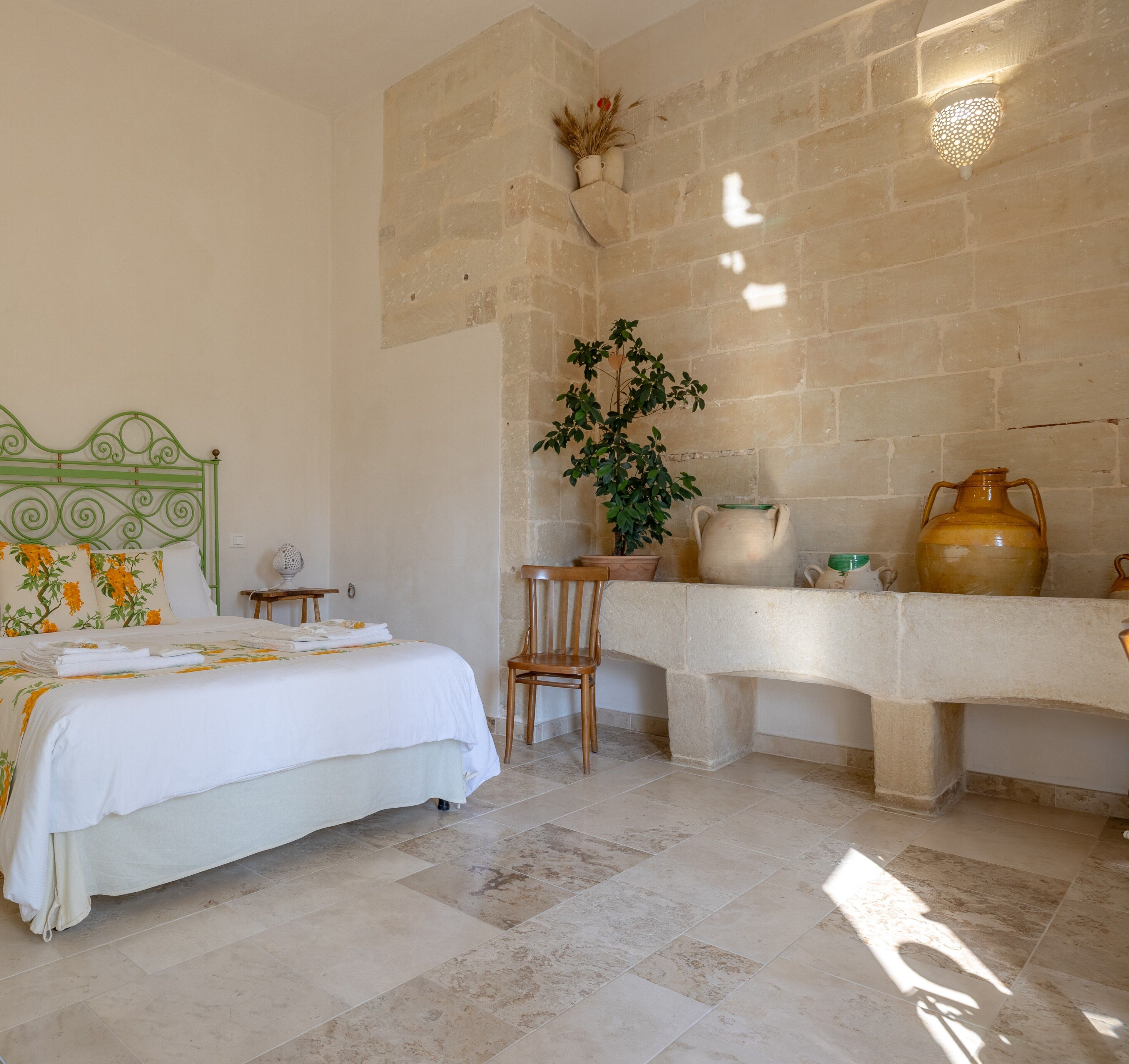 Traditional Room | Premium bedding, down comforters, memory foam beds, minibar