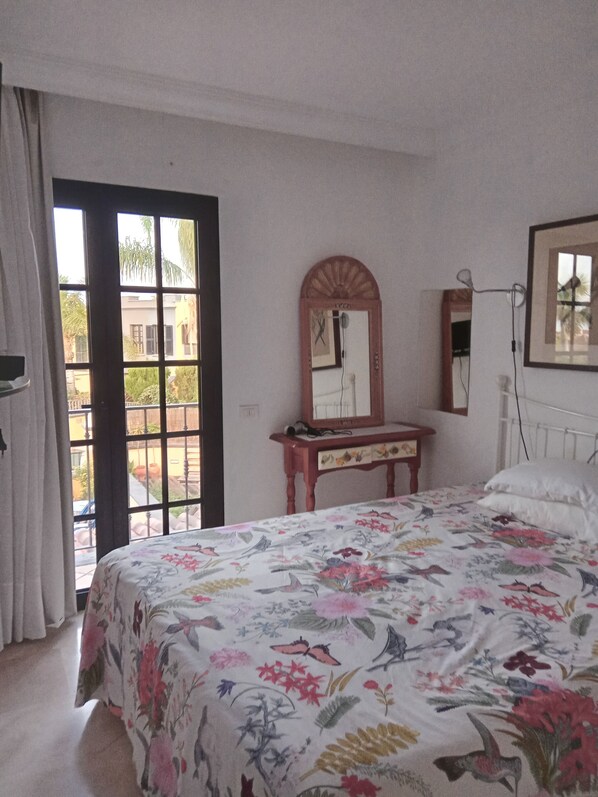 1 soveværelse, skrivebord, strygejern/strygebræt, gratis Wi-Fi