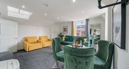 Oxford Street Penthouse •11• Large1Bed • W1