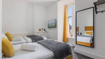 2 chambres, fer et planche à repasser, Wi-Fi gratuit, draps fournis
