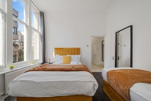 3 bedrooms, iron/ironing board, free WiFi, bed sheets