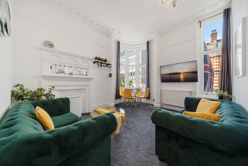 Flat 7 NEW ONE OX · Oxford Street 3 bedroom! Bond Street