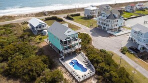 Exterior - Spacious 8-bedroom oceanview house in North Topsail Beach, perfect for gatherings! (North Topsail Beach)