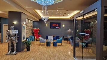 En 40-tommers LCD-TV med digitale kanaler samt TV