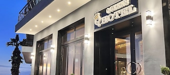 Hotel Queens Leriotis