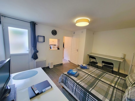 1 bedroom, WiFi, bed sheets. Apartment 20m2 Paris Nord