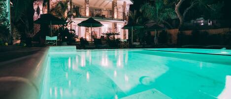 Piscine extérieure, piscine chauffée