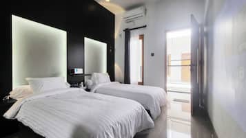 Twin Room, 2 Single Beds, Non Smoking, Garden View | Egyptian cotton sheets, premium bedding, memory-foam beds