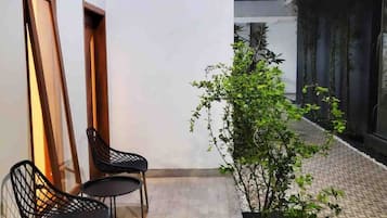 雙人房, 1 張加大雙人床, 非吸煙房, 花園景 | 露台/庭院