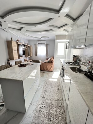 Fridge, microwave, oven, stovetop