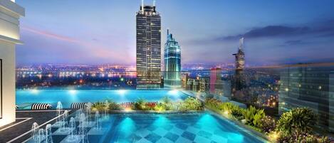 Una piscina al aire libre