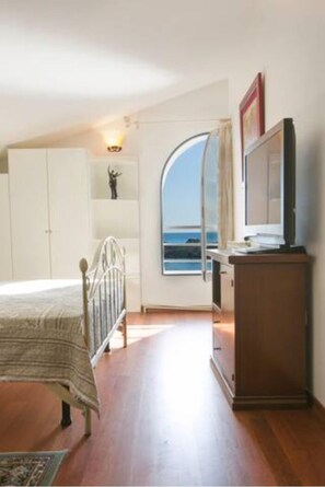 Family Apartment, 2 Bedrooms | Soundproofing, iron/ironing board, cribs/infant beds, free WiFi - Royal Holiday (Sveti Stefan)