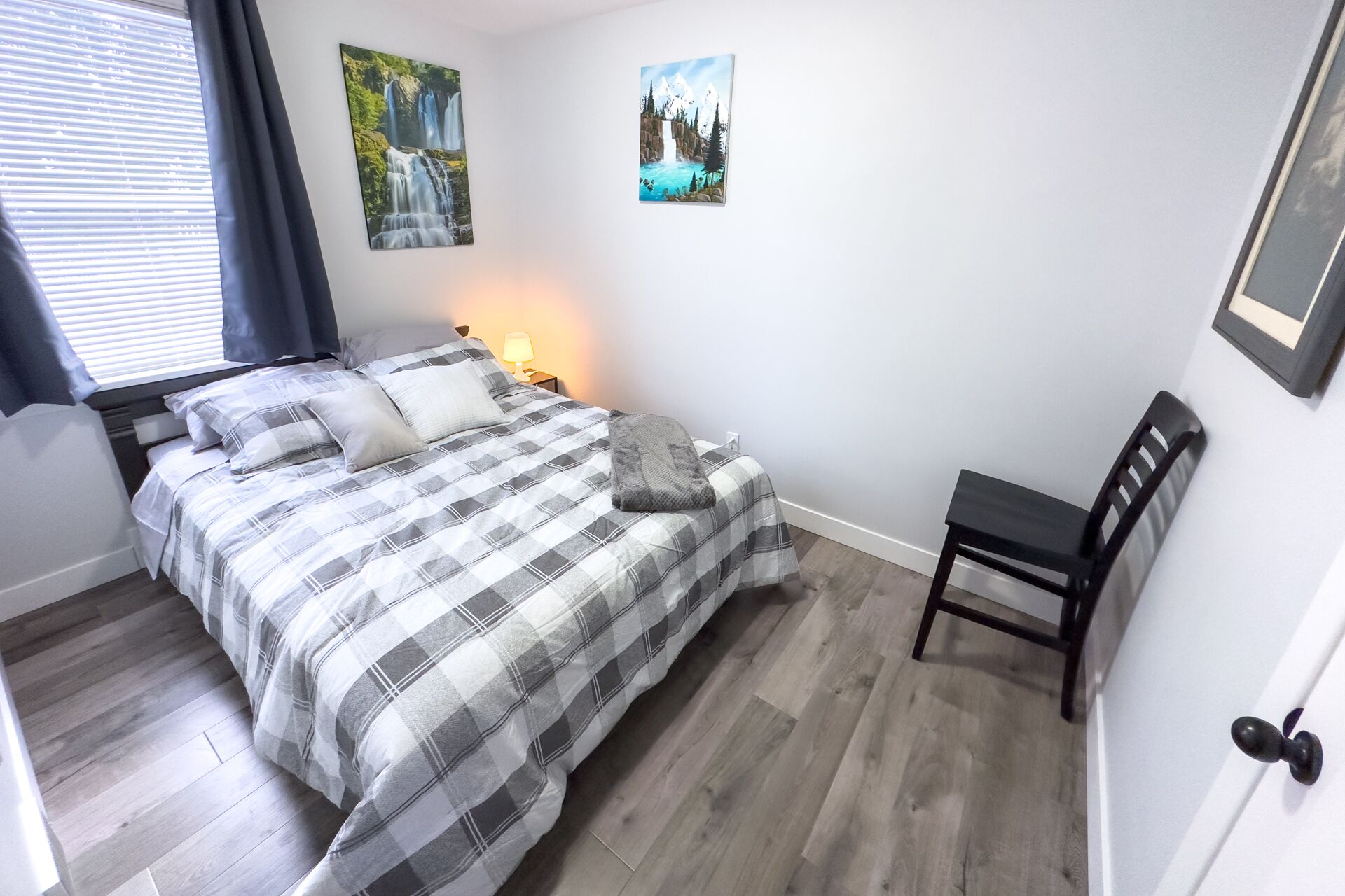 4 bedrooms, desk, iron/ironing board, travel cot