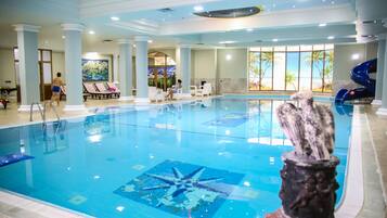 Hồ bơi trong nhà, hồ bơi ngoài trời phục vụ theo mùa