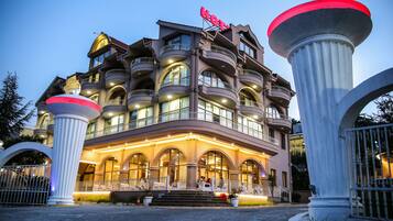 Mặt tiền nơi lưu trú