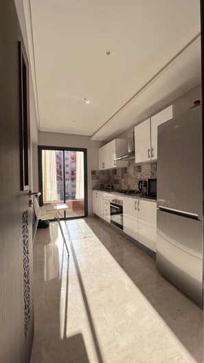 Frigorifero, microonde, forno, macchina per tè/caffè