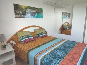 2 habitaciones, tabla de planchar con plancha, cuna de viaje y wifi 