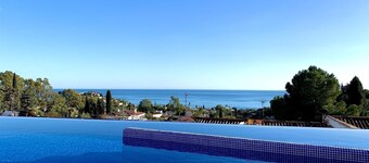 Luxury Villa with Infinity Pool, Sea View, Mountain View, Wi-Fi, A/C, Terrace & Garden
