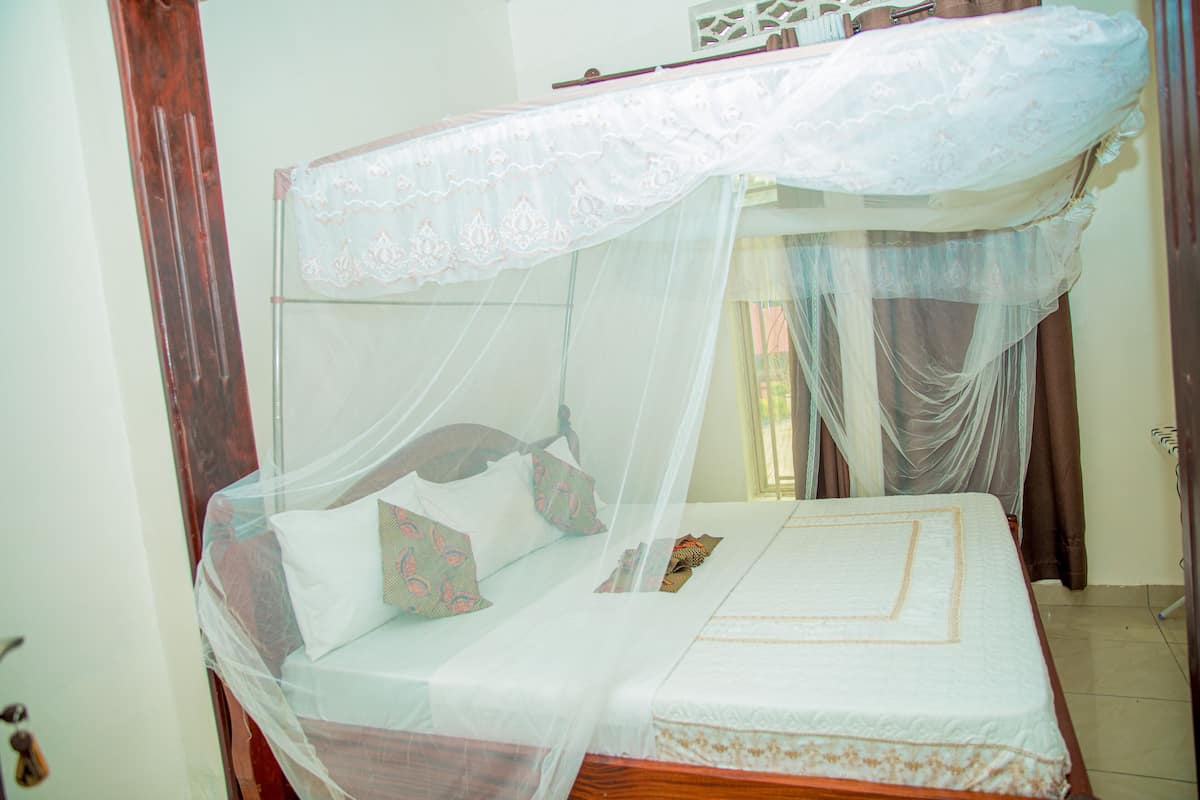 Comfort Double Room | Individually decorated, desk, iron/ironing board