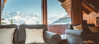 Large mountain chalet w/hot tub & sauna. Amazing views!