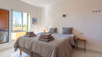 2 bedrooms, iron/ironing board, free WiFi, bed sheets