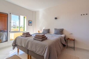 2 quartos, ferros/tábuas de passar roupa, Wi-Fi de cortesia