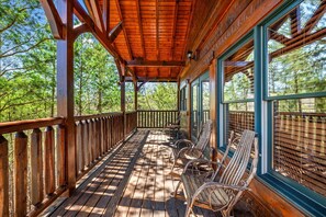 Terrace/patio - SPECIAL! Views ~Hot Tub~Pool~Pool Table~Resort (Gatlinburg)