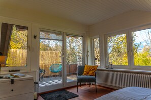 1 bedroom, WiFi, bed sheets - Quiet 2 room garden loft with terrace (Bad Tölz)