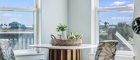 Maison, 3 chambres | Restauration