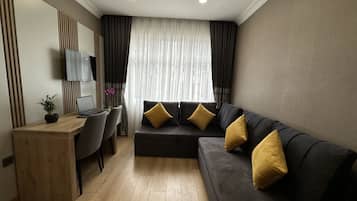 Family Suite with Park View | 1 dormitorio, caja fuerte, escritorio