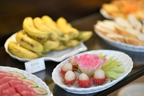 Colazione a buffet a pagamento, servita tutte le mattine 