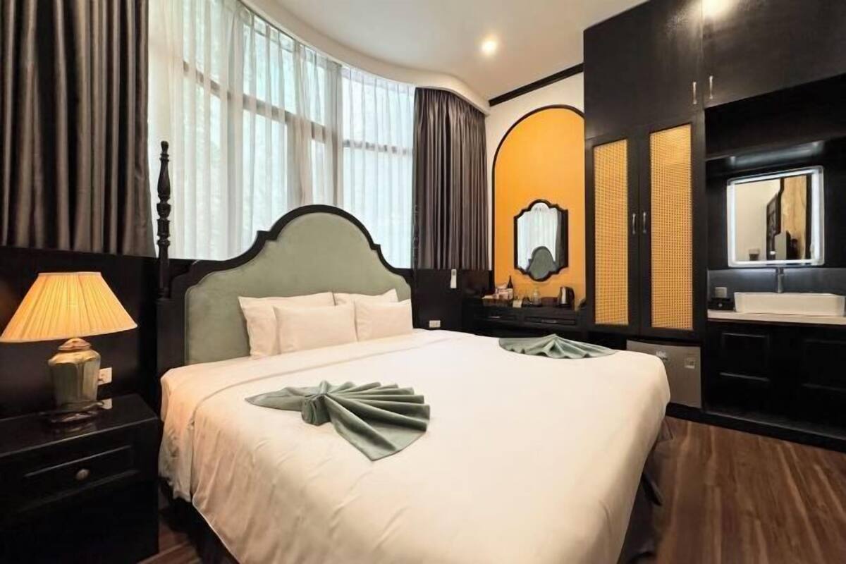 Minibar, in-room safe, individually furnished, desk