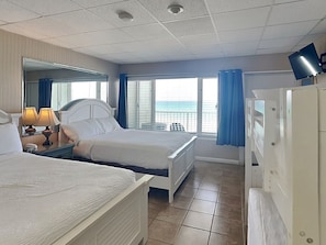 1 bedroom, iron/ironing board, WiFi, bed sheets - Continental #520 | Gulf Side Pool (Panama City Beach)
