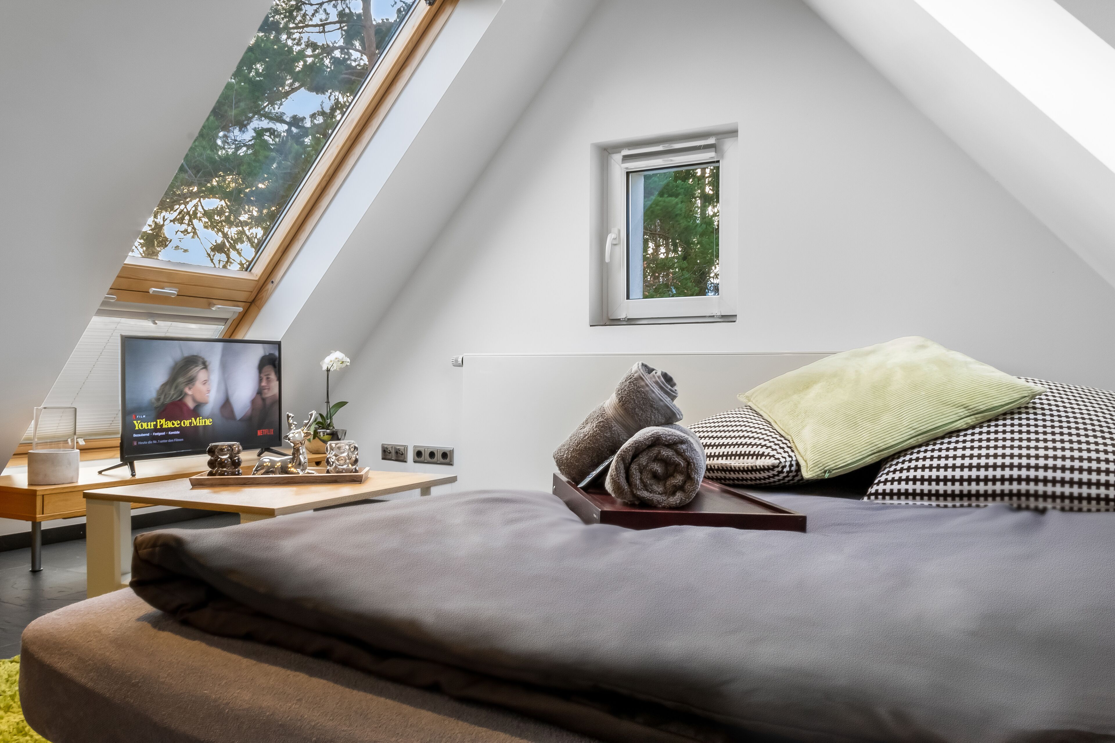 1 bedroom, desk, travel crib, free WiFi