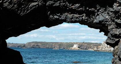 Vacation home Kertoupin Crozon / Roscanvel - large garden, near beach and sea