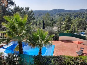 حمّام سباحة خارجي